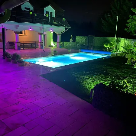 Oazis Panzio Bed & Breakfast 3*