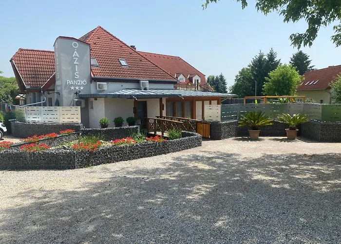 Oazis Panzio לינה וארוחת בוקר גיינסדיאס