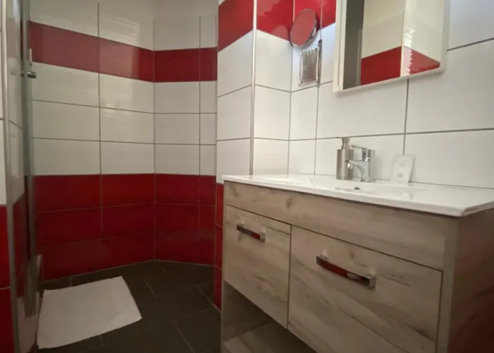 לינה וארוחת בוקר Oazis Panzio