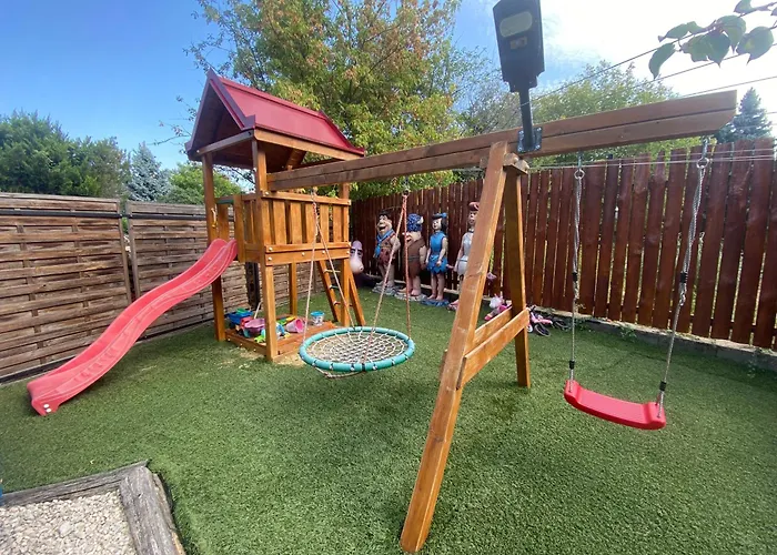 לינה וארוחת בוקר Oazis Panzio גיינסדיאס