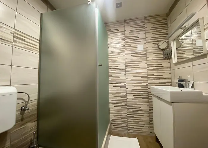 לינה וארוחת בוקר Oazis Panzio 3*